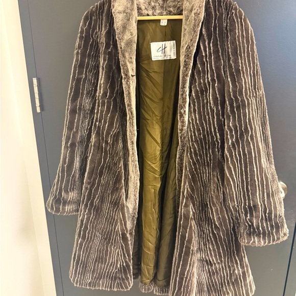 Couture Helene size 8 (UK see measurements) faux fur brown golden tones long - Picture 15 of 15